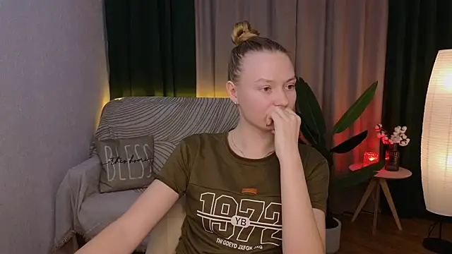 CarolynCohen   online show from December 6, 4:58 am