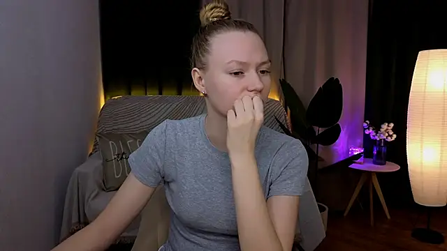 CarolynCohen   online show from January 14, 2:19 am