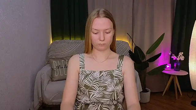 CarolynCohen   online show from January 26, 1:52 am