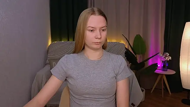 CarolynCohen   online show from February 3, 1:52 am