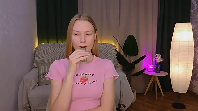 CarolynCohen   online show from February 6, 2:11 am