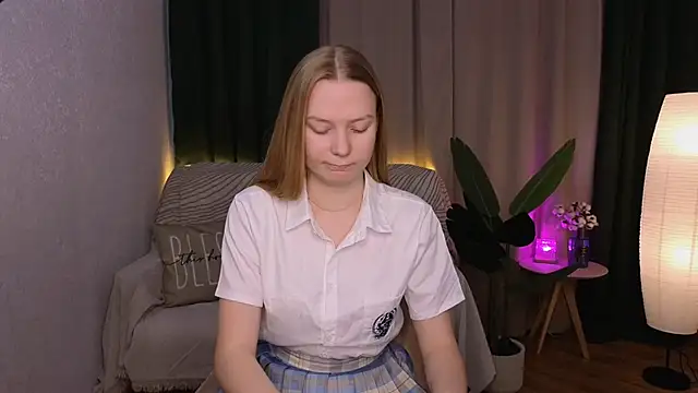 CarolynCohen   online show from February 27, 2:10 am