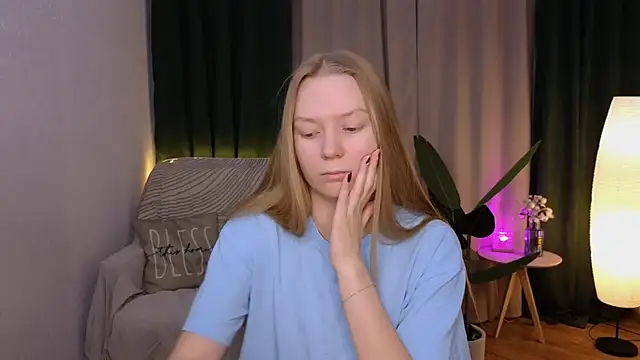 CarolynCohen   online show from March 2, 1:58 am