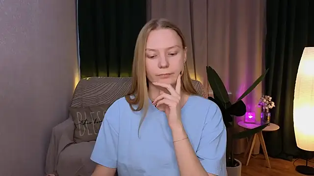 CarolynCohen   online show from March 2, 8:05 am