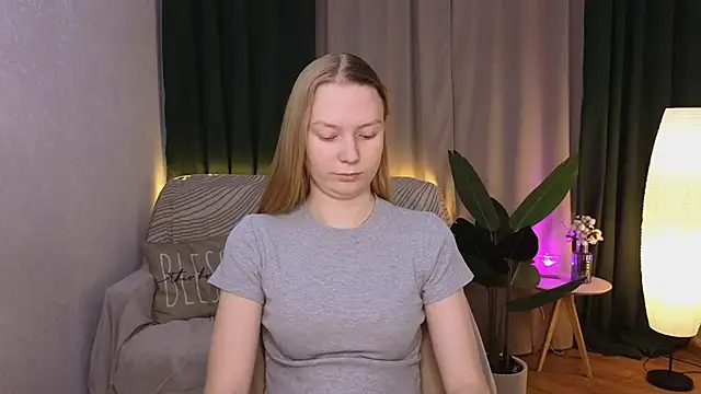 CarolynCohen   online show from March 3, 2:15 am