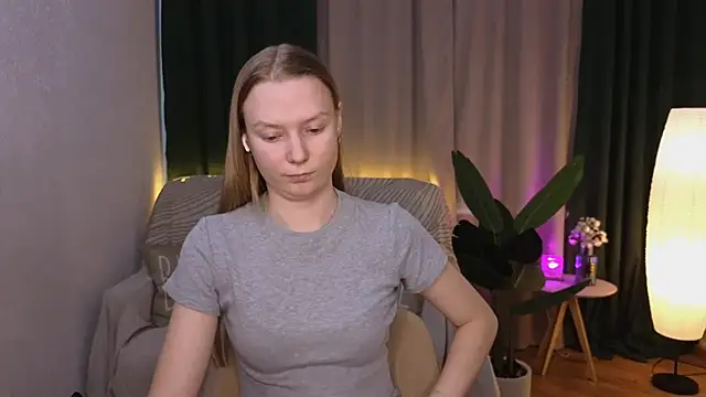 CarolynCohen   online show from March 3, 5:20 am