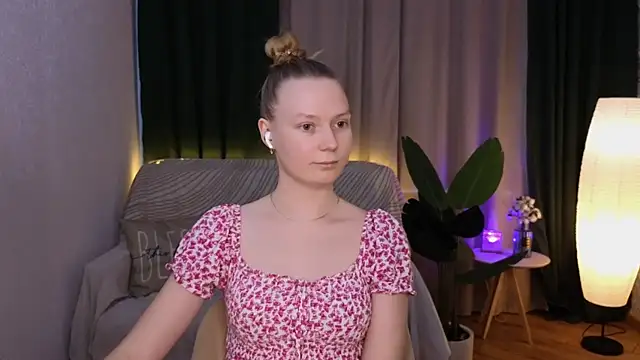 CarolynCohen   online show from March 4, 8:24 am