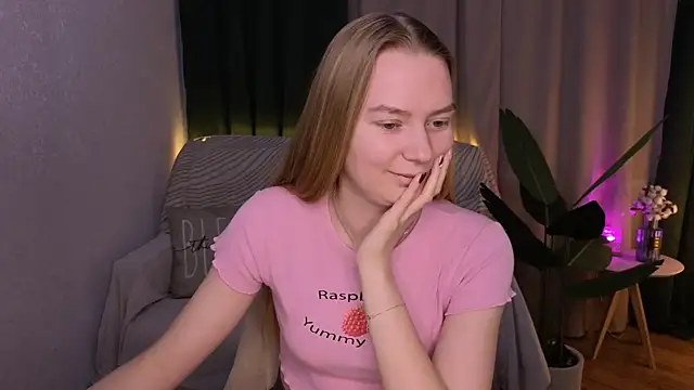 CarolynCohen   online show from March 7, 2:15 am