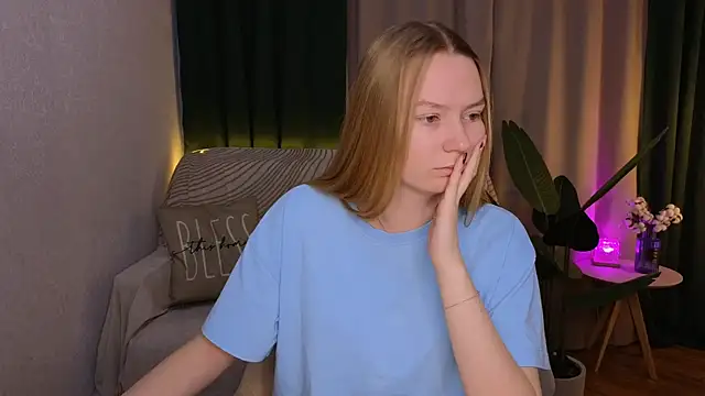 CarolynCohen   online show from March 9, 1:56 am