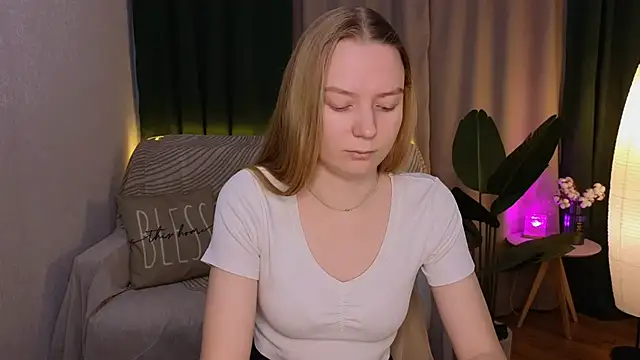 CarolynCohen   online show from March 10, 1:56 am