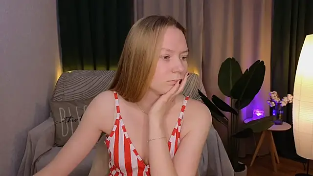 CarolynCohen   online show from March 17, 2:08 am