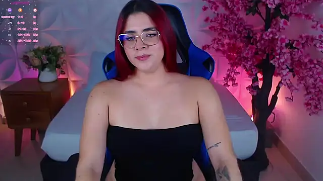 lizowenn  online show from October 29, 7:26 pm