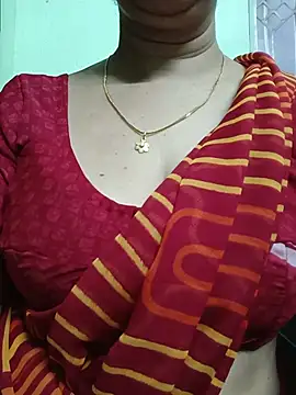 Snapshot of Rosy-B chatting on August 5, 12:24 am Rosy-B online show from August 5, 12:24 am