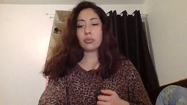 Snapshot of LorenaAnderson chatting on February 22, 12:27 am LorenaAnderson online show from February 22, 12:27 am