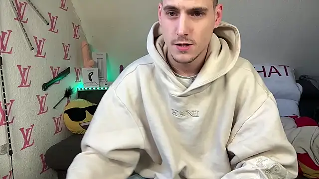 Snapshot of Cookieboy88 chatting on February 5, 2:54 pm Cookieboy88 online show from February 5, 2:54 pm