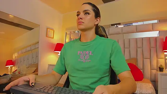 mariiahneedles online show from January 2, 11:27 pm