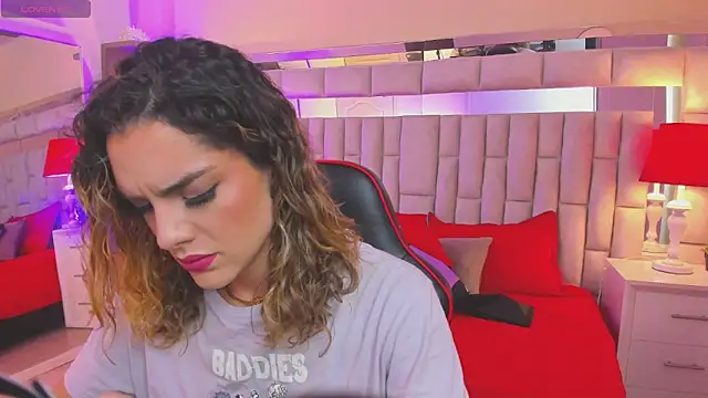 mariiahneedles online show from March 17, 9:55 pm