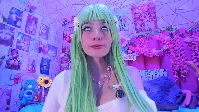 Alicebenett online show from April 14, 10:38 pm