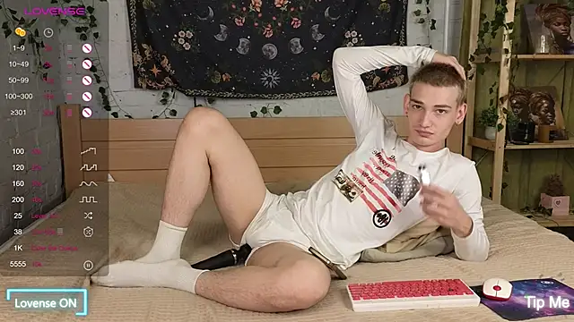 Snapshot of Nick_Win chatting on October 4, 12:58 pm Nick Win online show from October 4, 12:58 pm
