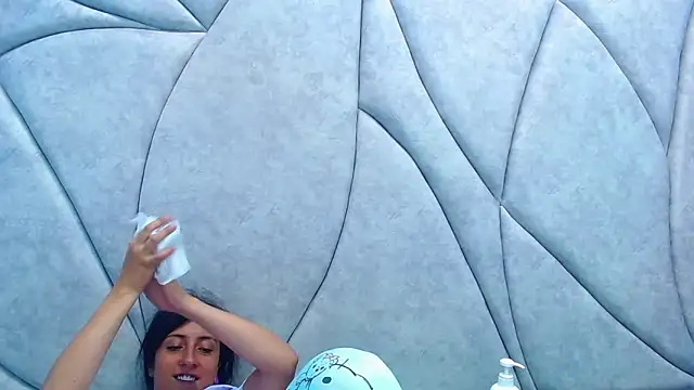 Cameron cutte online show from February 25, 9:53 am