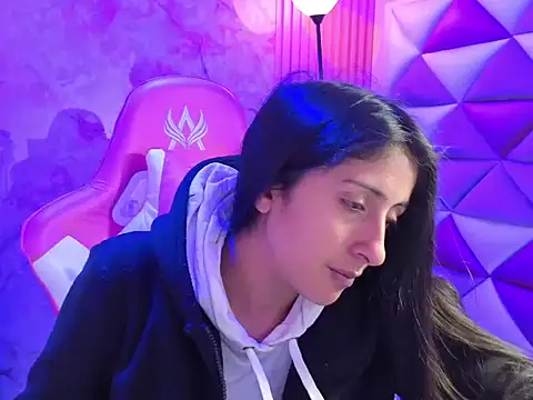 Snapshot of Cameron_cutte chatting on February 28, 3:18 am Cameron cutte online show from February 28, 3:18 am