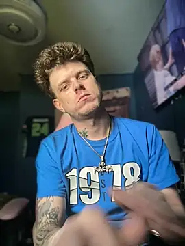 traejddd online show from June 15, 10:01 pm