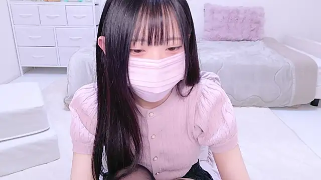 Snapshot of Suzu_ch_xx chatting on December 16, 9:41 pm Suzu ch xx online show from December 16, 9:41 pm