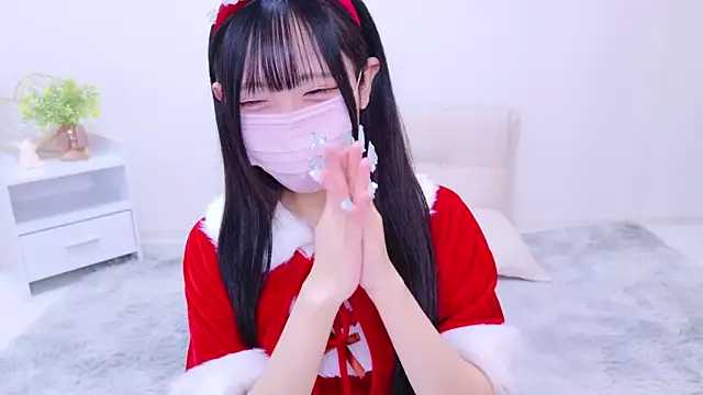 Snapshot of Suzu_ch_xx chatting on December 24, 7:00 pm Suzu ch xx online show from December 24, 7:00 pm