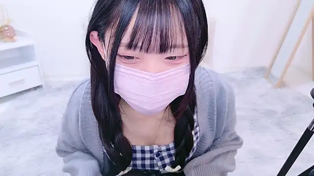 Snapshot of Suzu_ch_xx chatting on December 30, 9:40 pm Suzu ch xx online show from December 30, 9:40 pm