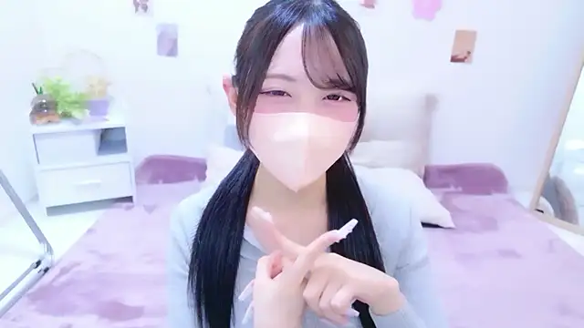 Snapshot of Suzu_ch_xx chatting on June 20, 1:36 pm Suzu ch xx online show from June 20, 1:36 pm