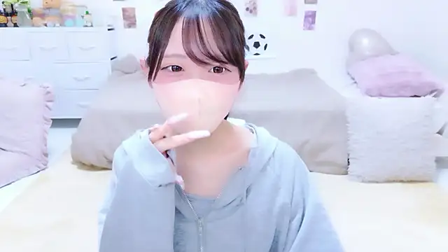 Snapshot of Suzu_ch_xx chatting on July 9, 4:55 pm Suzu ch xx online show from July 9, 4:55 pm