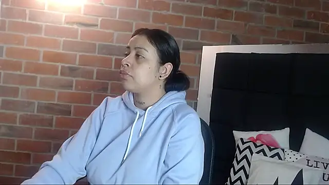 salome  hills1 online show from January 14, 2:32 pm