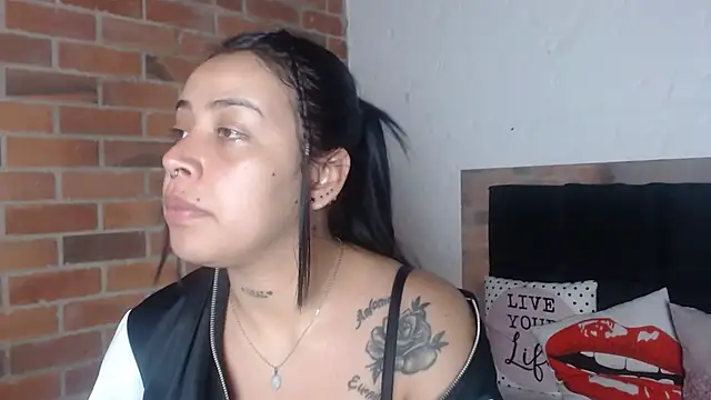 salome  hills1 online show from January 15, 7:50 pm