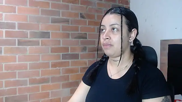 salome  hills1 online show from February 25, 5:44 pm