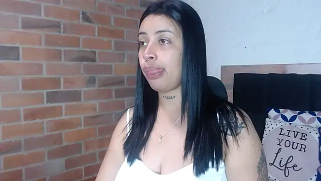 Snapshot of salome__hills1 chatting on April 8, 6:52 pm salome hills1 online show from April 8, 6:52 pm