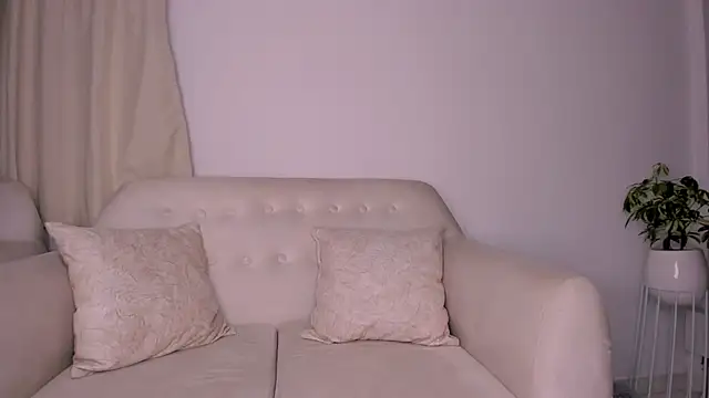 DannaHyde online show from February 1, 7:34 pm