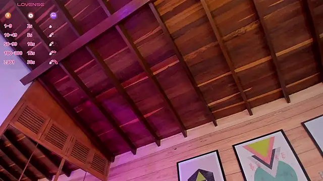 IzzyWild online show from February 13, 3:14 pm