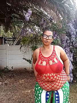 Snapshot of FreakyAngel3X chatting on September 9, 8:14 am FreakyAngel3X online show from September 9, 8:14 am