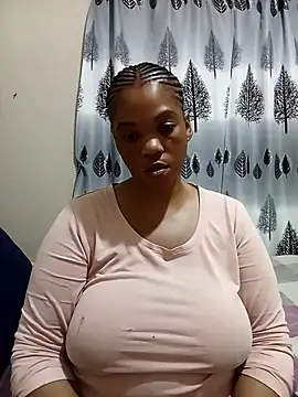 Snapshot of FreakyAngel3X chatting on April 8, 10:10 pm FreakyAngel3X online show from April 8, 10:10 pm