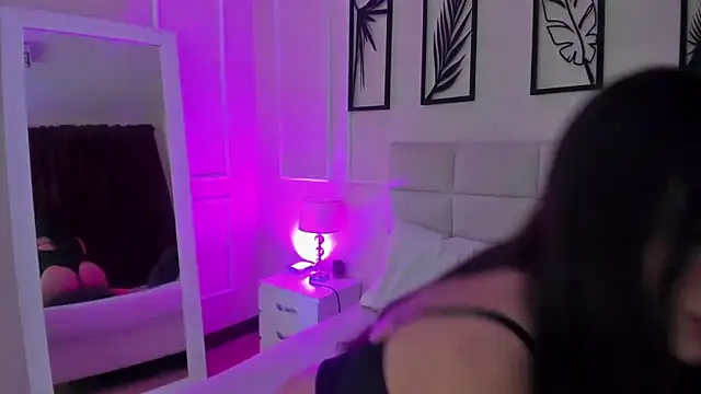 Alisa  walker online show from February 11, 8:10 pm