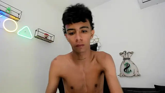 dikey 62 online show from February 10, 10:30 pm