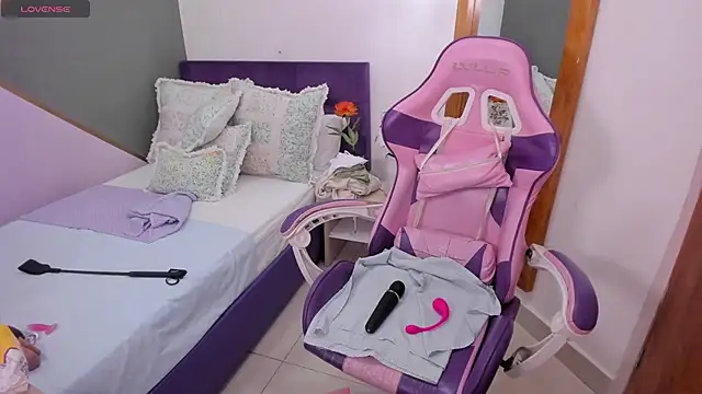 kitty kayo online show from February 19, 9:28 am