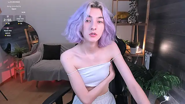 Snapshot of Mia_Cheers chatting on October 3, 2:03 pm Mia Cheers online show from October 3, 2:03 pm