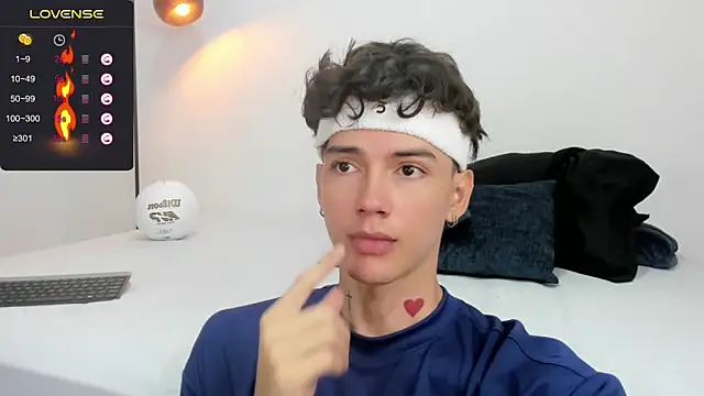 Snapshot of badboy_one_ chatting on January 25, 12:47 pm badboy one online show from January 25, 12:47 pm