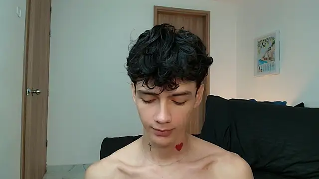 Snapshot of badboy_one_ chatting on November 7, 11:21 am badboy one online show from November 7, 11:21 am