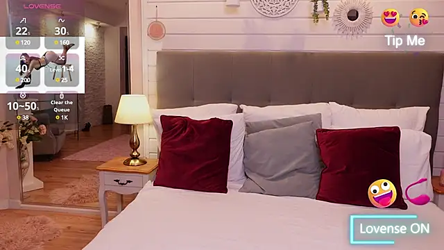 LinaReese online show from March 18, 9:42 am