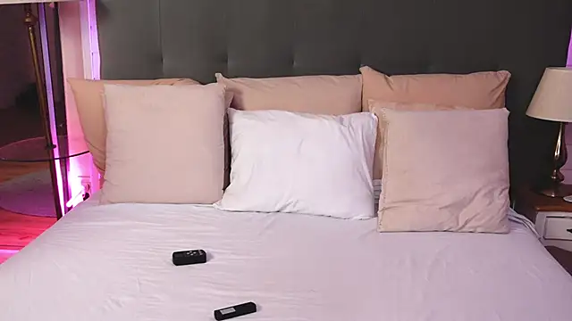 LinaReese online show from October 2, 6:42 am