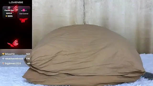 Molliblum online show from February 9, 8:24 pm