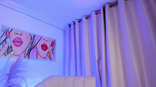 SkiinnyAna online show from November 3, 7:37 pm