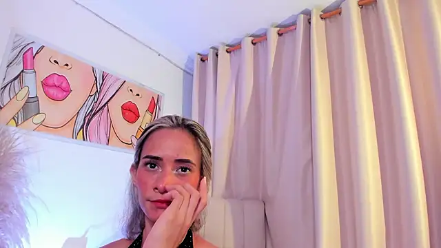 Snapshot of SkiinnyAna chatting on February 11, 7:41 pm SkiinnyAna online show from February 11, 7:41 pm